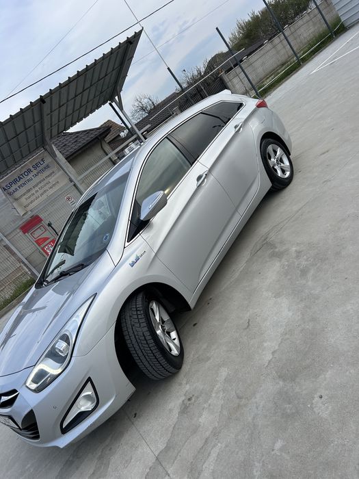 HYUNDAI i40 2013 — imagine 3
