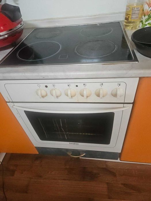 продавам кухня, долни и  горни шкафове