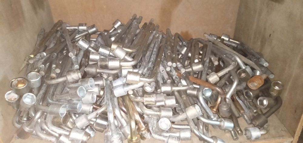 Продам балонный ключ на 19-21 (Оригинал)