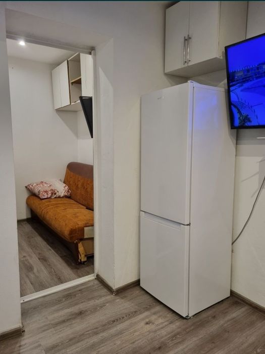 Schimb Garsoniera cu Apartament minim 60 mp, DECOMANDAT In TG-jiu,minim 3 camere,doar etaj 1 maxim 2+diferență din partea mea