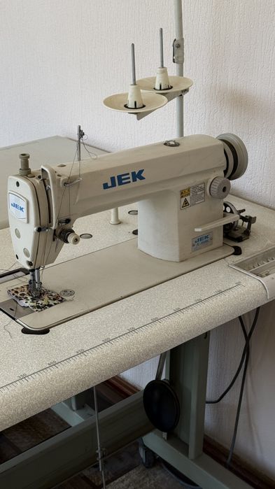 JEK sanoat tikuv mashinalari komplekti (To’g’ri chok + Overlok)
