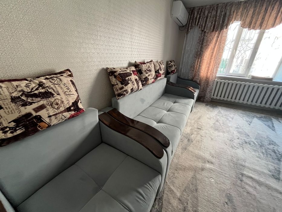 Продам диван срочно
