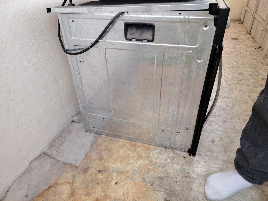 Продам духовку на запчасти