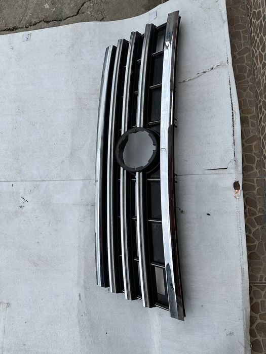 Grilă radiator vw touareg cr 7.