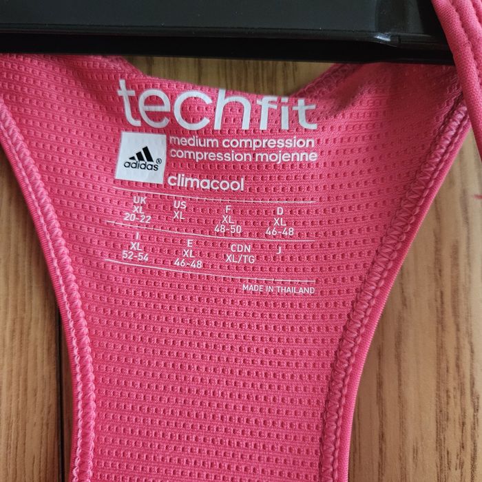 Чисто ново оригинално бюстие adidas, xl