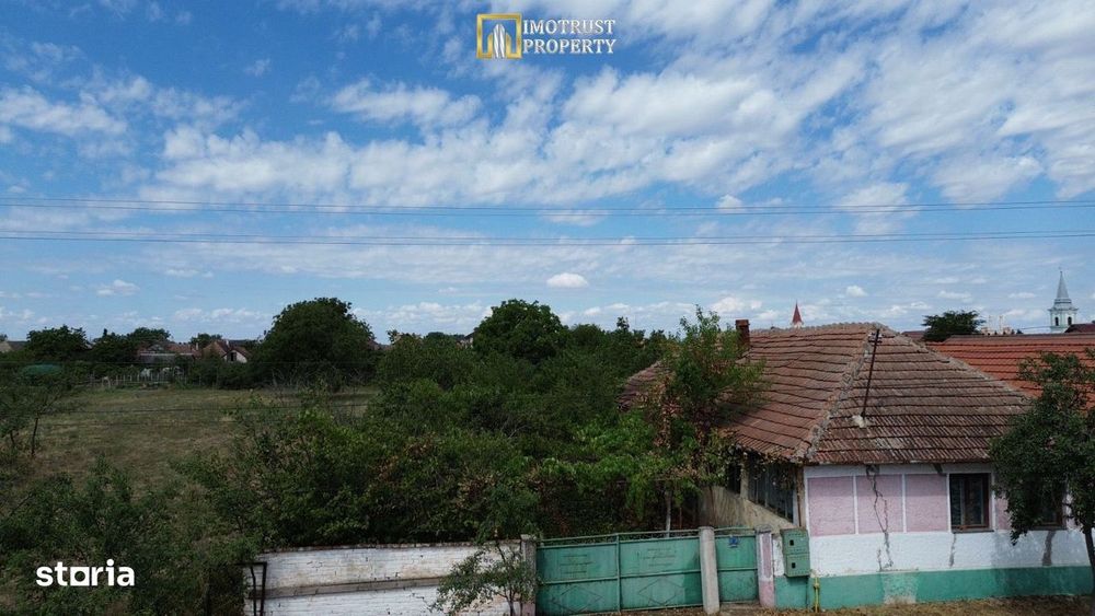 Teren 1.620 mp cu casă și utilități, Sânleani, județul Arad