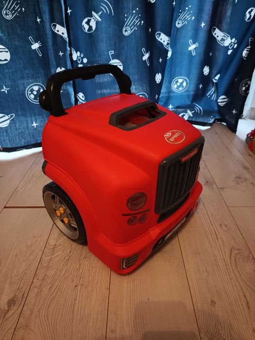 Camion valiză cu unelte, lumini, sunet