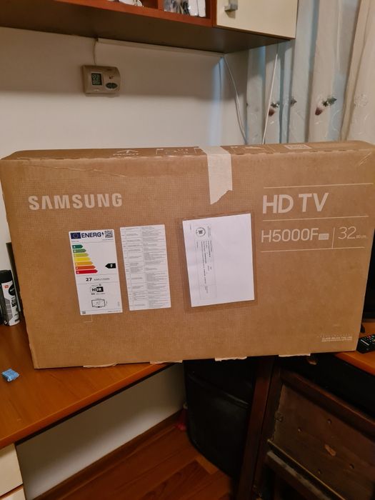Vând TV Samsung în cutie