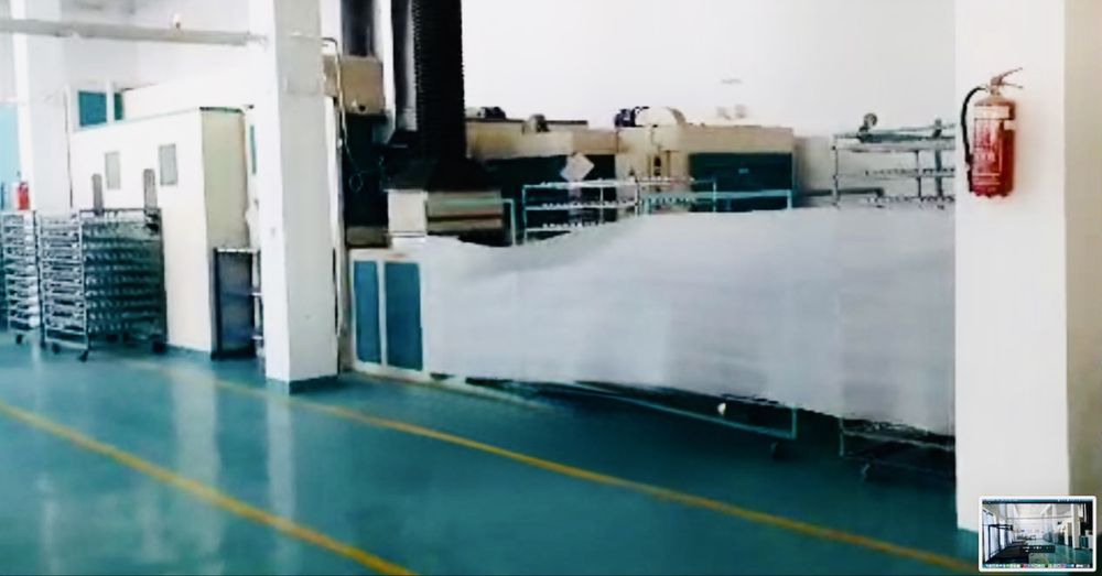 Продаётсия покрасочная линия для пластмассовых изделий  и другий сел