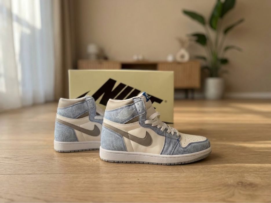 Jordan 1 Hyper Royal