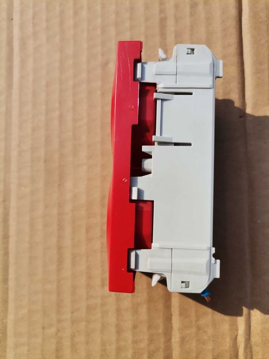 Контакт Schneider Altira ALB45224 червен