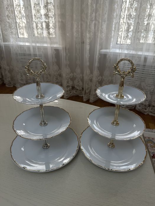 Продаются 2 чешские этажерки