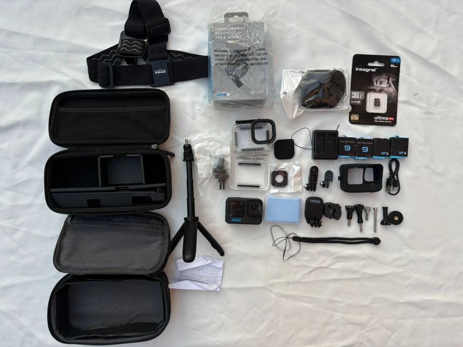 GoPro Hero 10 с много аксесоари