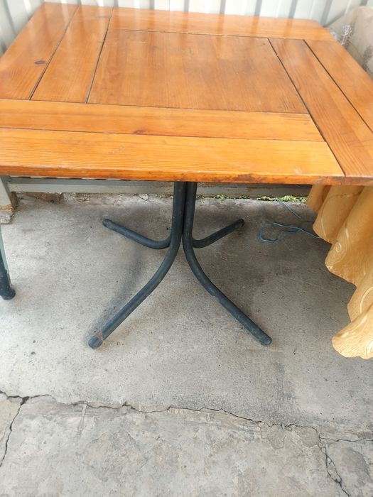 Продам стол в хорошем состоянии