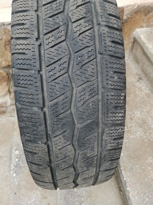 Vand 4 anvelope iarna 225/65/R16 C