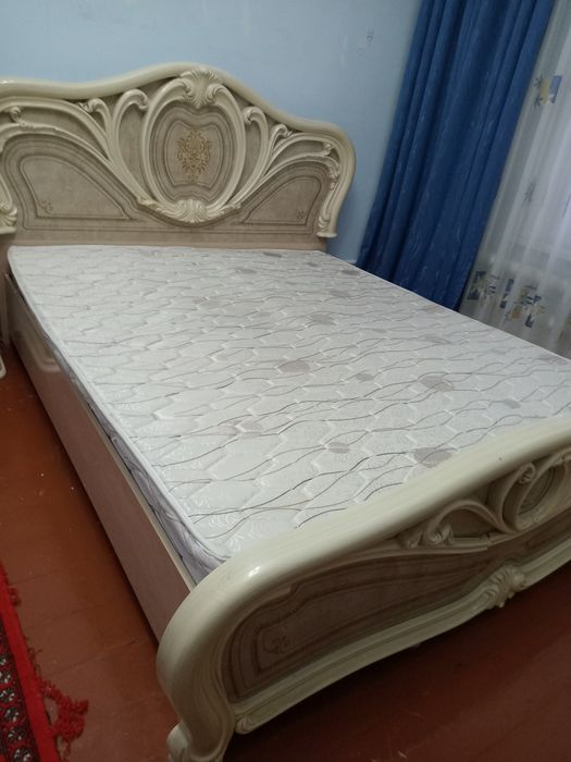 Мебель сотилади для спальни