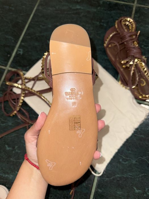 Сандали с връзки