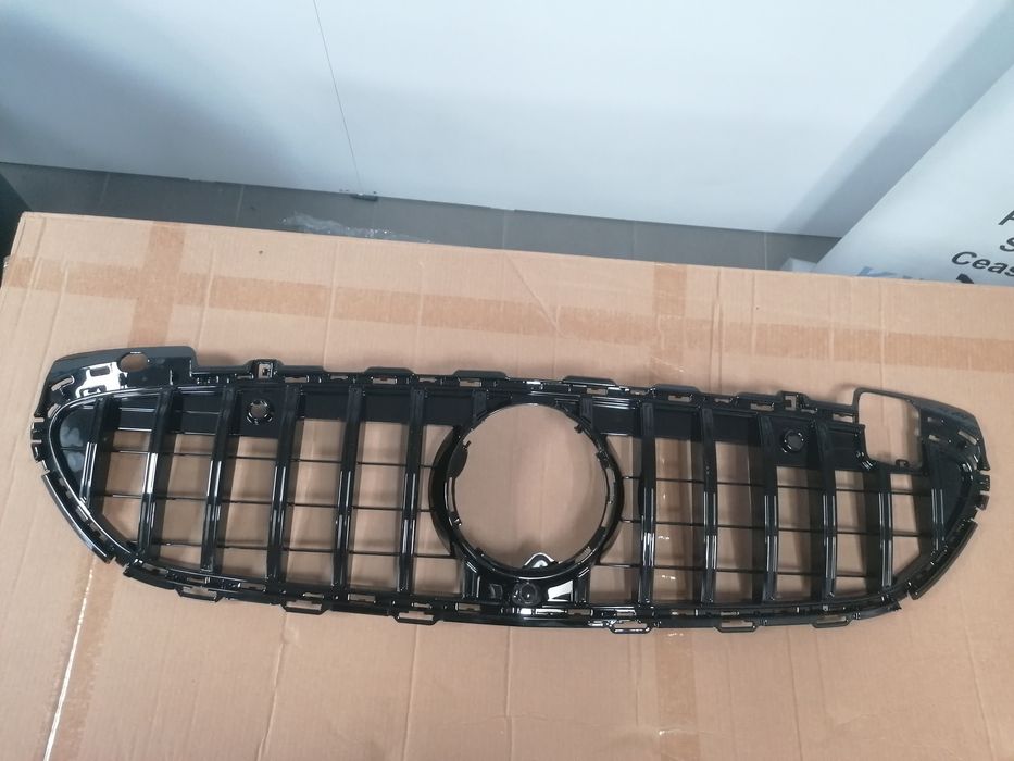 Grila centrala Mercedes Benz W 206