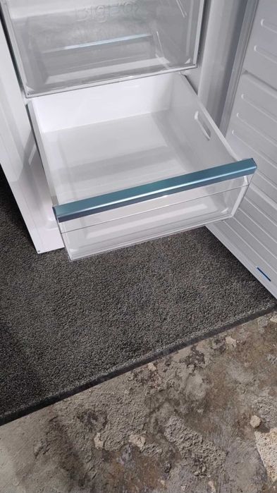 Нов Вертикален Фризер Siemens-Сименс iQ500 290 л BigBox No Frost