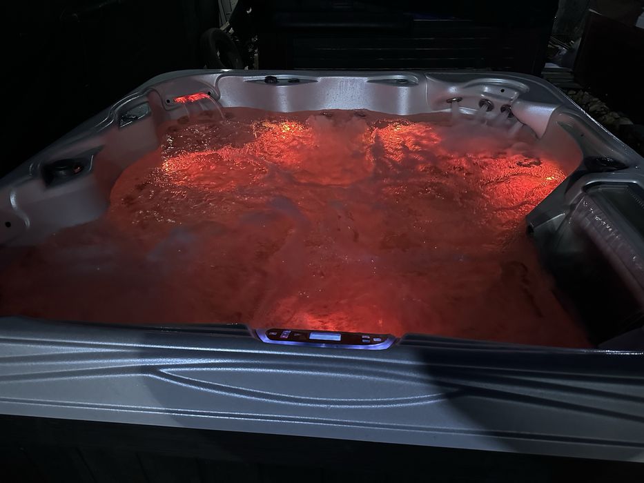 Градинско джакузи  6 места покривало всички екстри