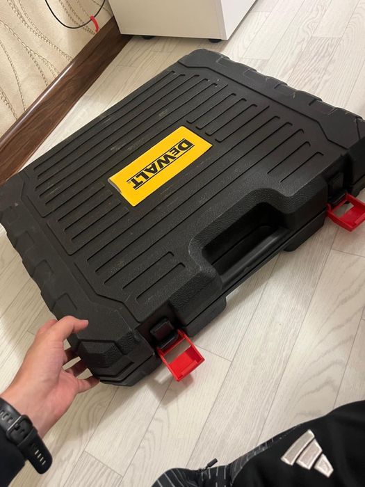 Продается электроинструменты срочно dewalt