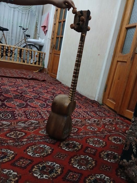 Rubob sotiladi yangi