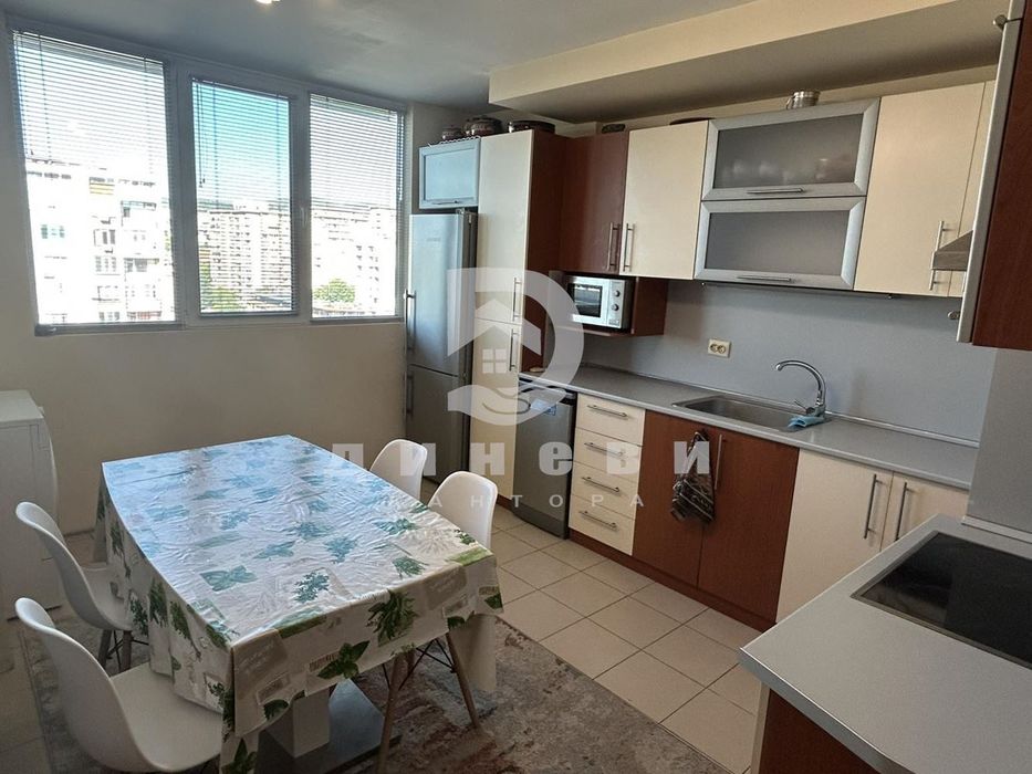 Продава се Четиристаен апартамент в Стара Загора, Център - 86 кв.м за 1745 €/кв.м - Снимка #3