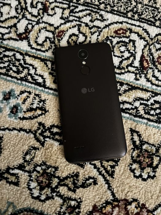 Продаётся телефон LGx230