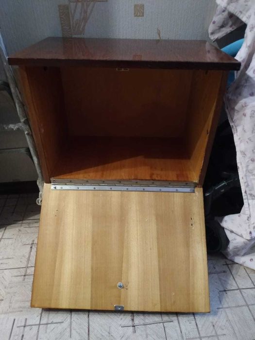 Тумбы разные 4 шт. Б/у.цены в объявл.