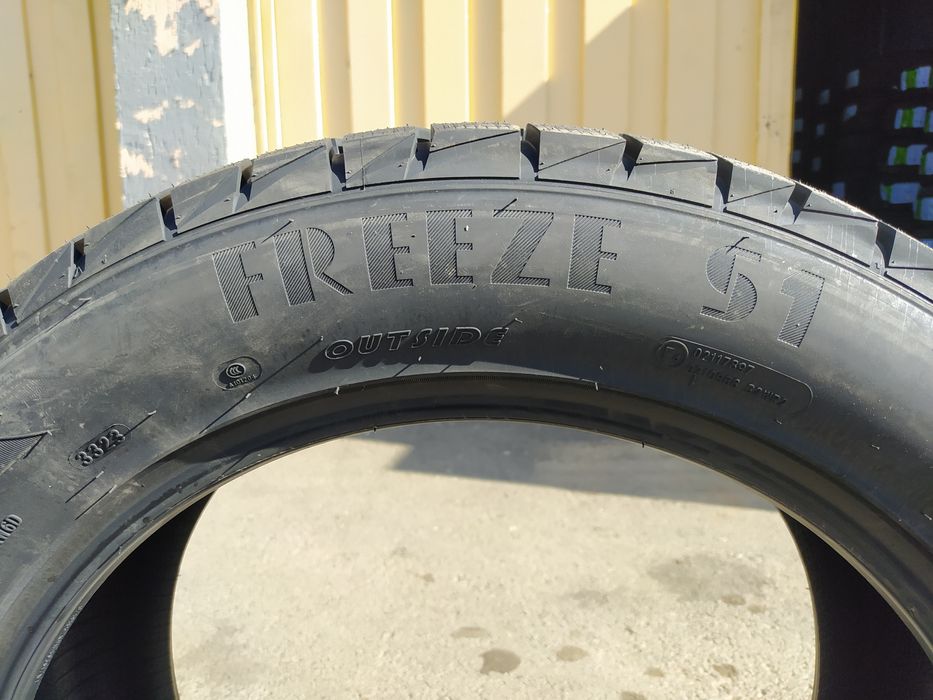 Rapid 245/55R19 Freeze S1