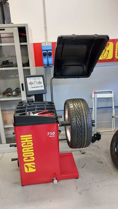 CORGHI - ProLine 750 Баланс машина за гуми на леки автомобили