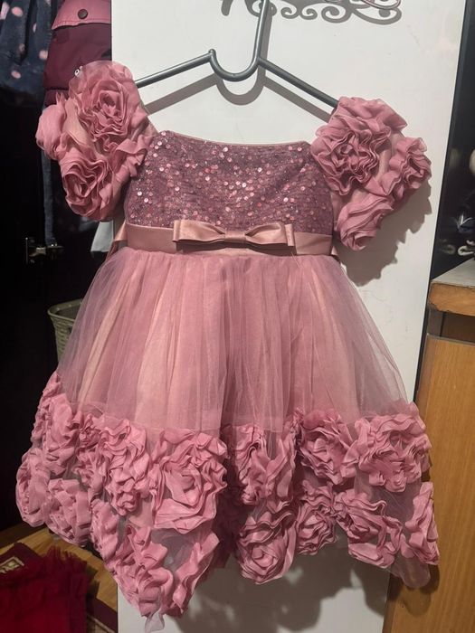 продам детские платья