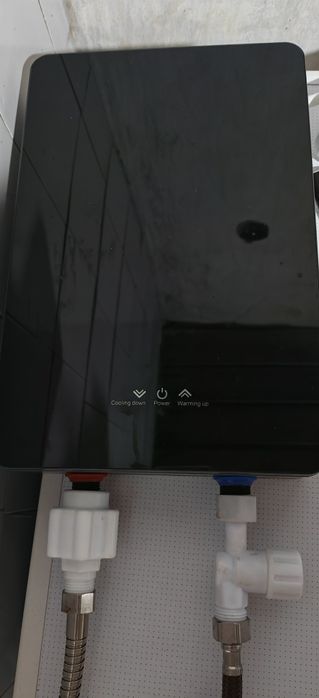 Проточный водонагреватель Аристон