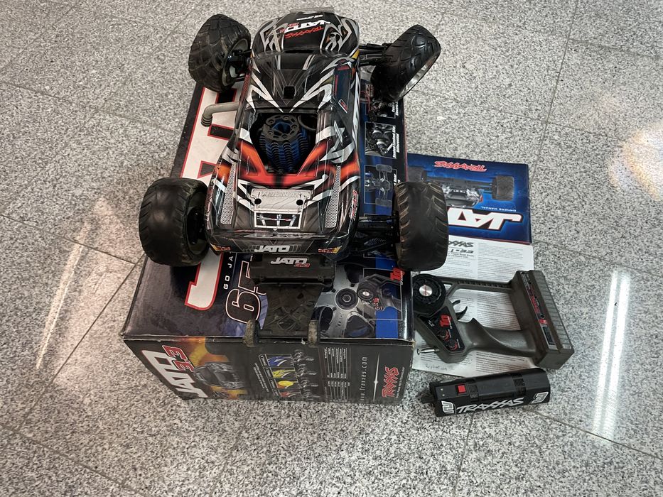 Vănd automodel cu motor termic Traxxas Jato