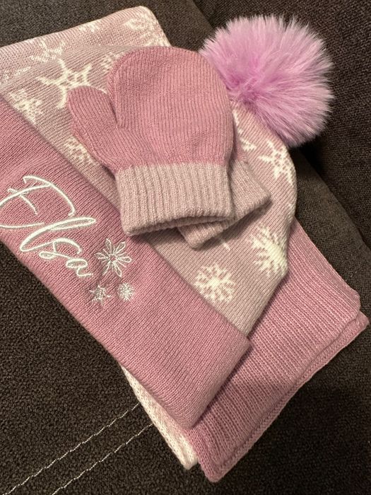Set caciula, manusi si fular pentru bebelusi Frozen
