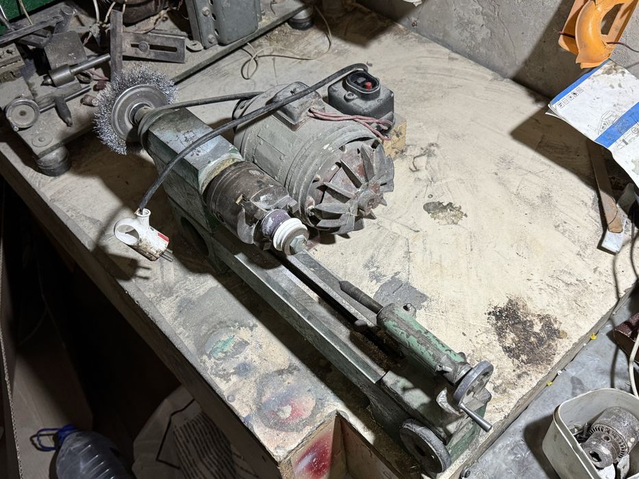 Mini tokarniy stanok