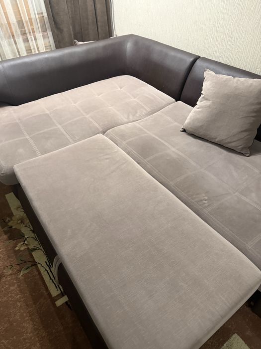 Диван угловой большой