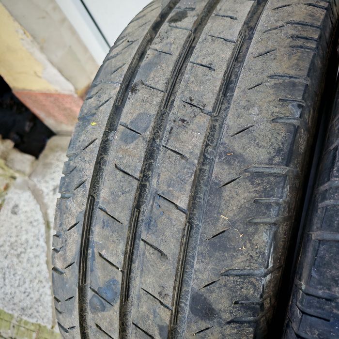 4 бр. Бусови гуми Continental 235/65/16C