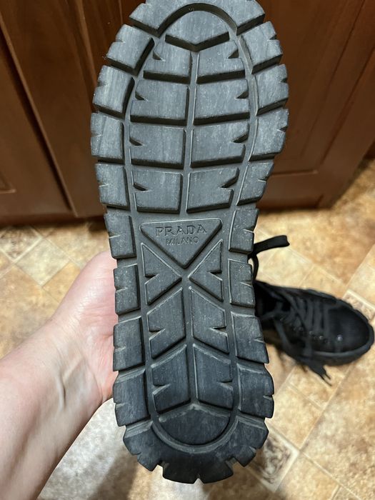 Кроссовки женские