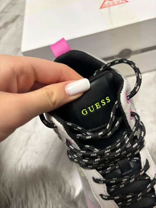 Ghete GUESS marimea 37