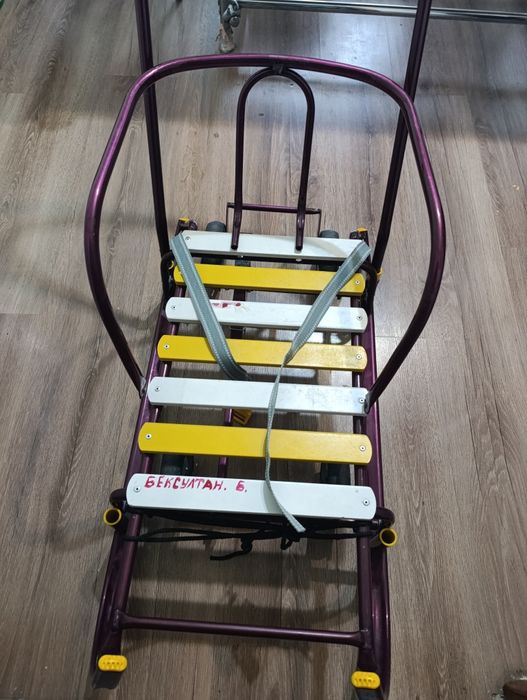 Продаю детские сани б/у