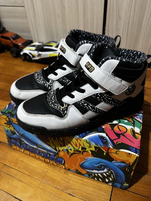 Маратонки APG - Анди Студио акулата