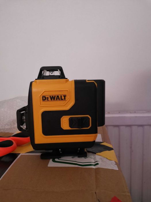 Nivela laser verde 16 linii, acumulator încărcător inclus,autonivelare