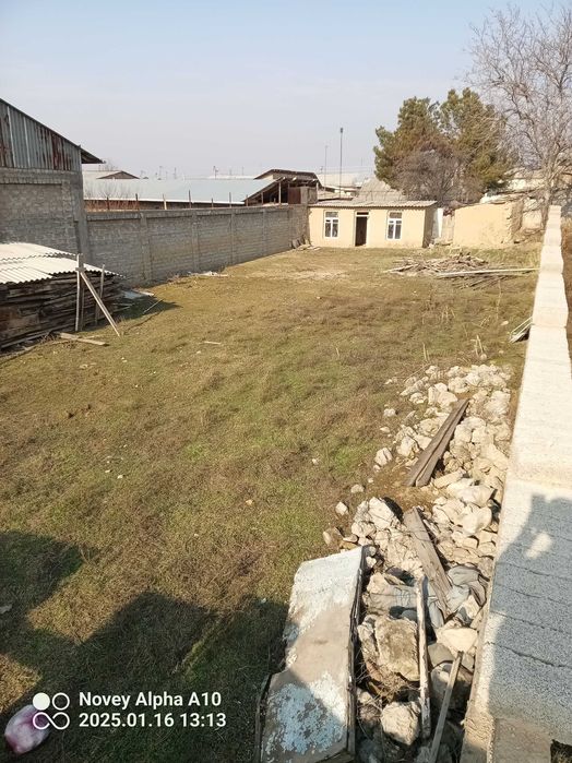 Yer uchastka suv svet gaz bor maktab boxcha piyoda 10 daq masjid 5 daq