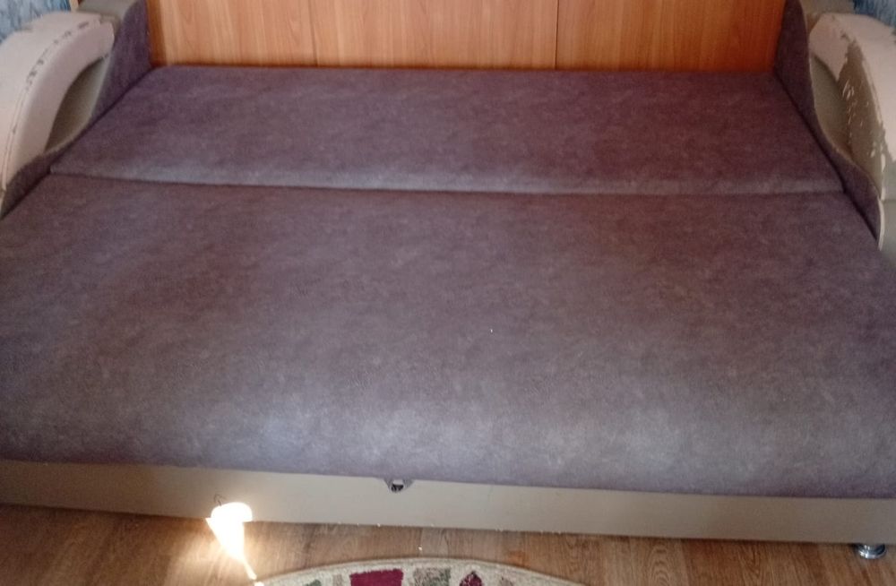 Продается  Диван