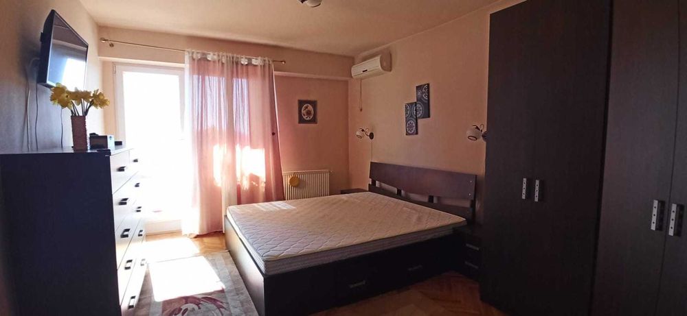 Inchiriez apartament cu 3 camere, complet mobilat și utilat (pe termen lung):