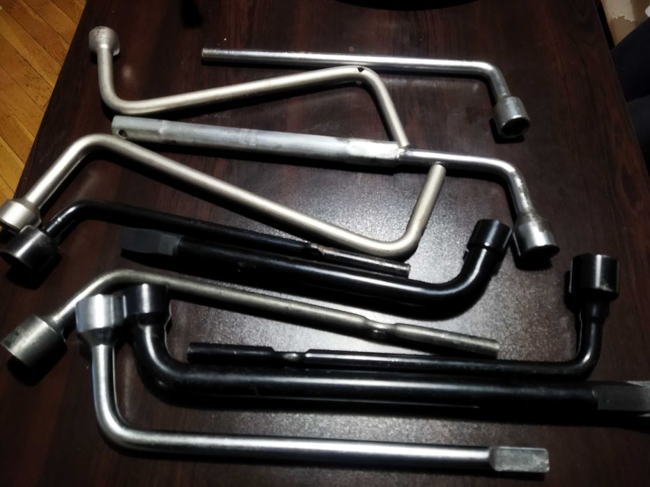 Крикове за различни автомобили