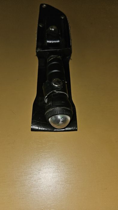 Продавам туристически нож