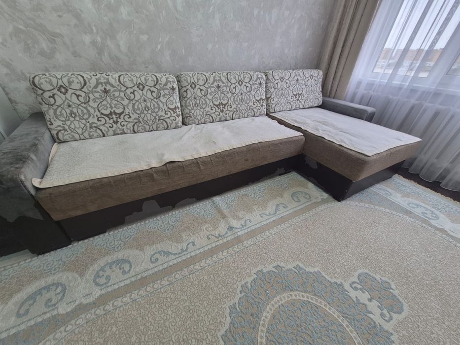 Диван угловой б/у