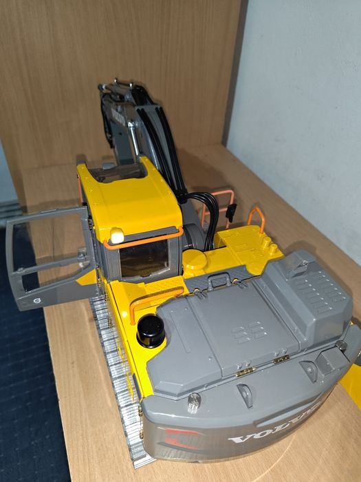Automodel excavator radiocomanda 1/14